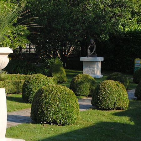Les Insolites Du Grand Logis Marchais  Exteriér fotografie
