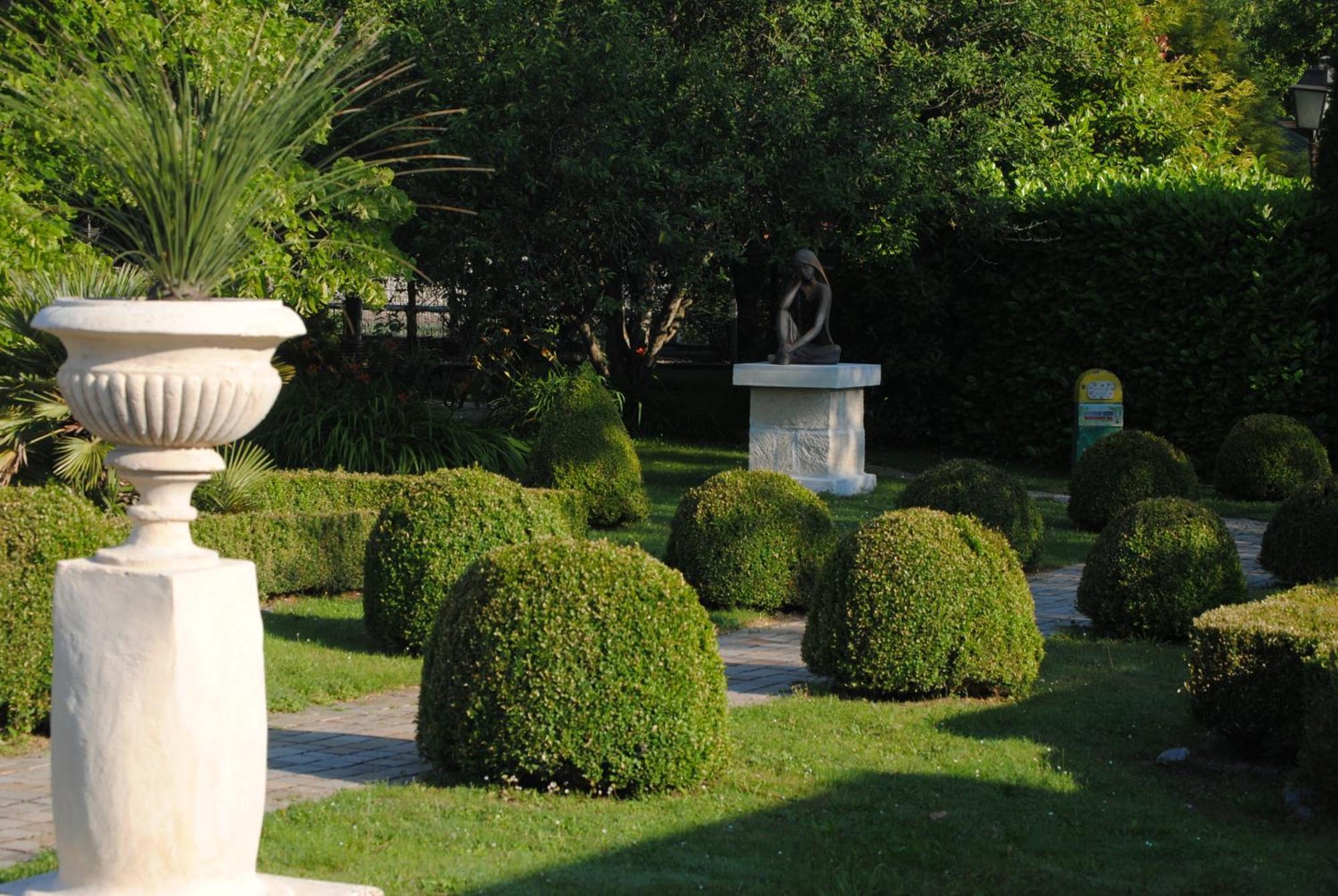 Les Insolites Du Grand Logis Marchais  Exteriér fotografie
