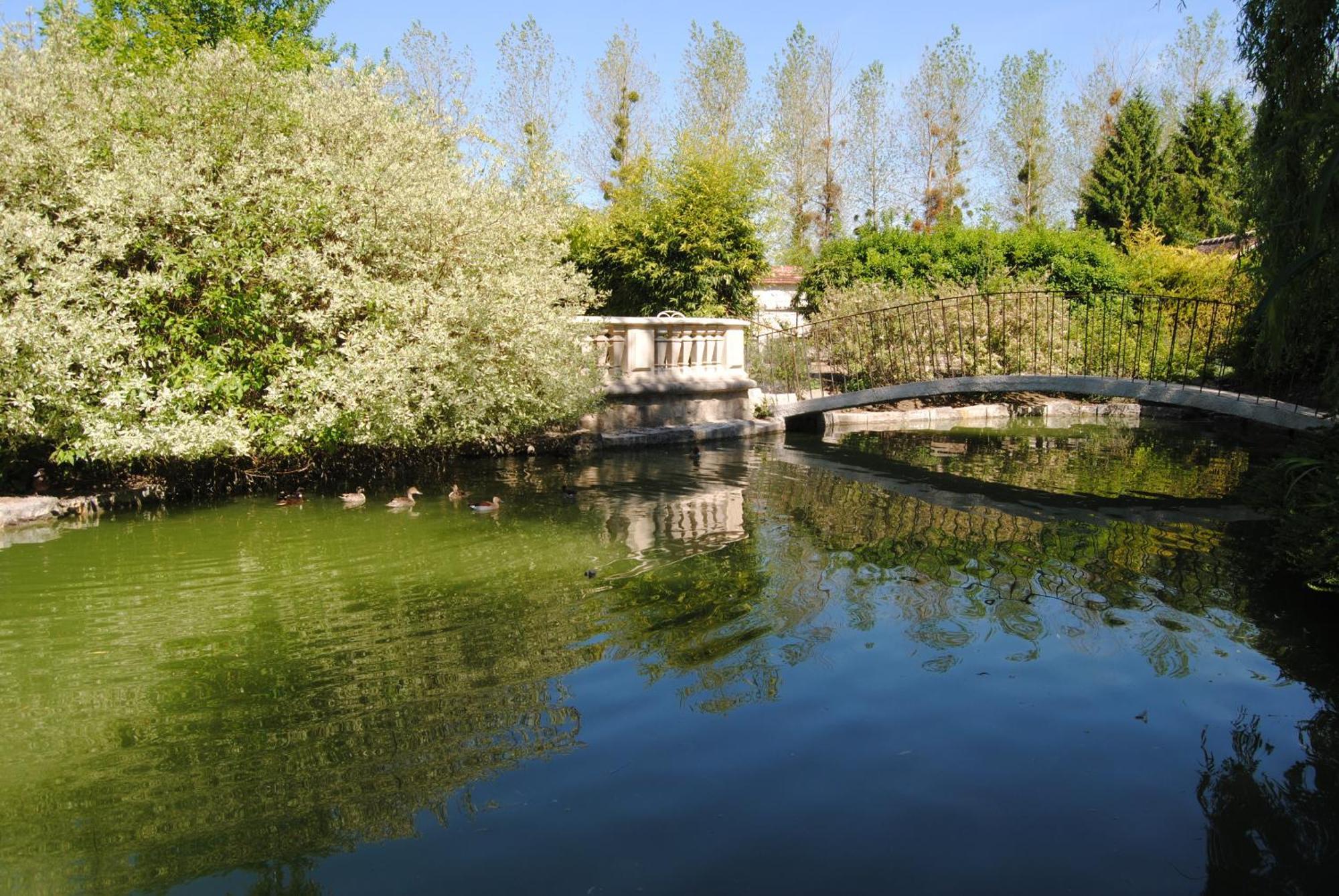 Les Insolites Du Grand Logis Marchais  Exteriér fotografie